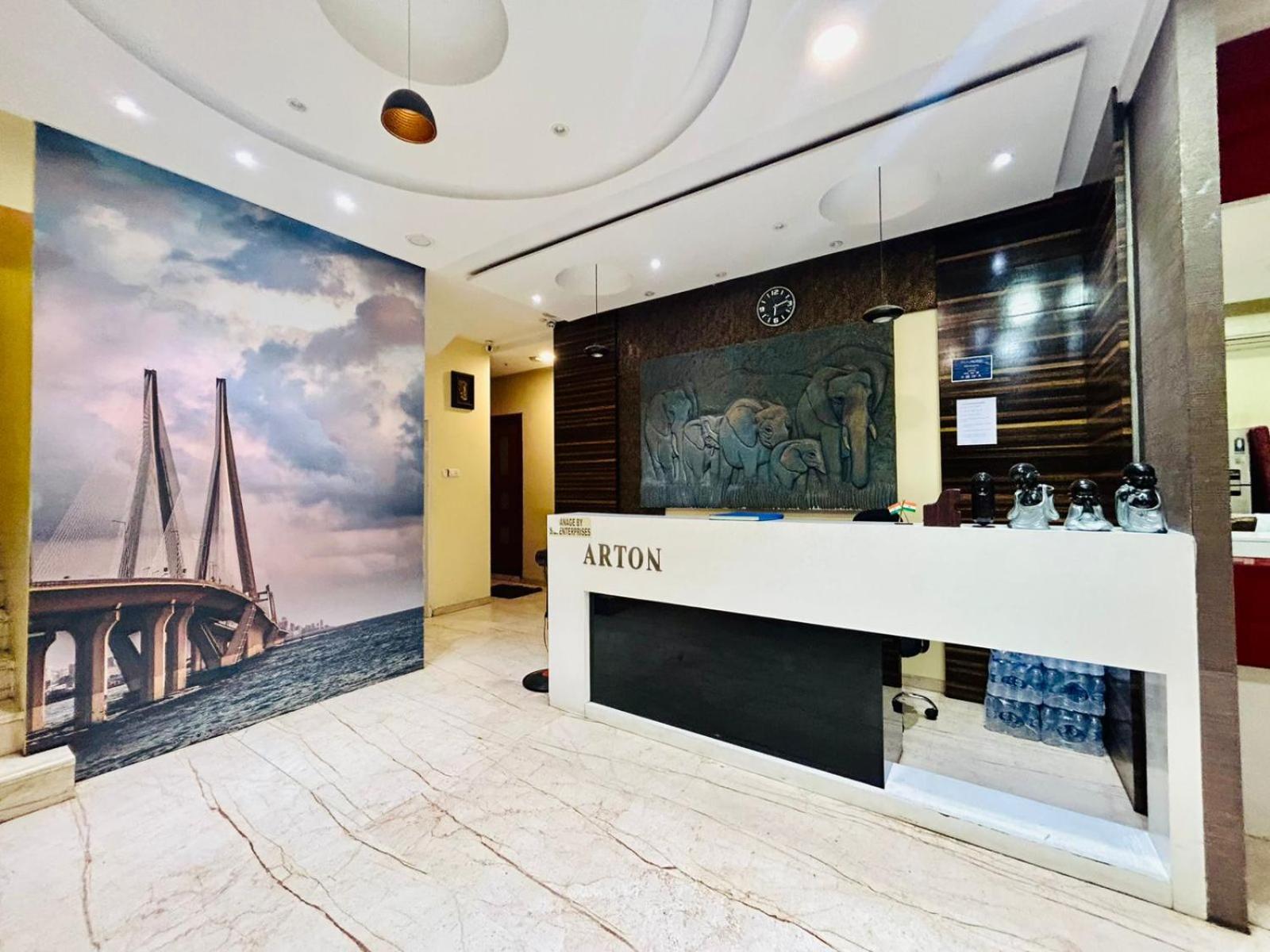 Hotel Arton Regency Near Terminal 2 Airport Bombaim Exterior foto
